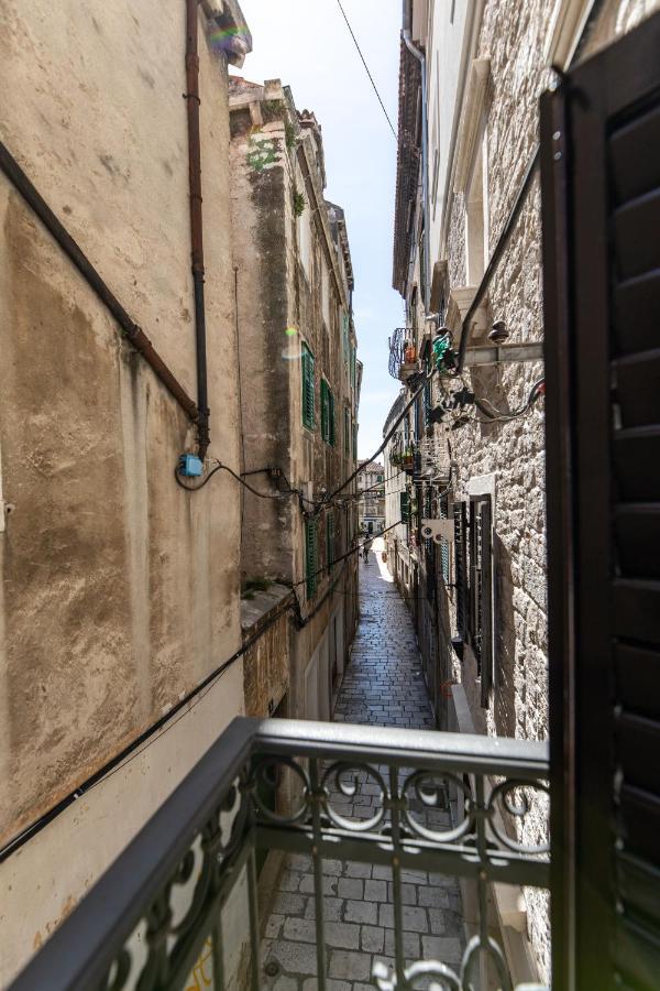 Stanley Helenski - Apartment In Old Town Šibenik Exteriör bild